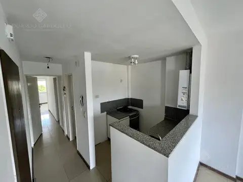 Excelente semipiso con balcón al frente - Actualmente Alquilado.