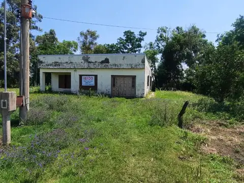 SE VENDE CASA SOBRE RUTA 1 (SE ACEPTAN VEHICULOS/FINACIACION) A REFACCIONAR