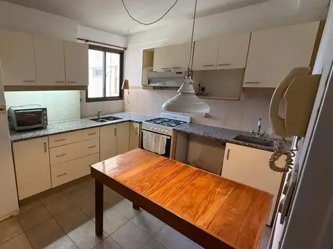 Departamento en Alquiler en Vicente Lopez Vias / Maipu, $ 950.000