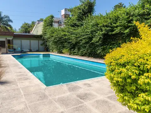 EN VENTA - CASA CUATRO DORMITORIOS - JARDIN, PISCINA Y QUINCHO - SALADILLO
