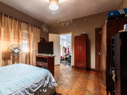 Casa 6 ambientes con 1 baño