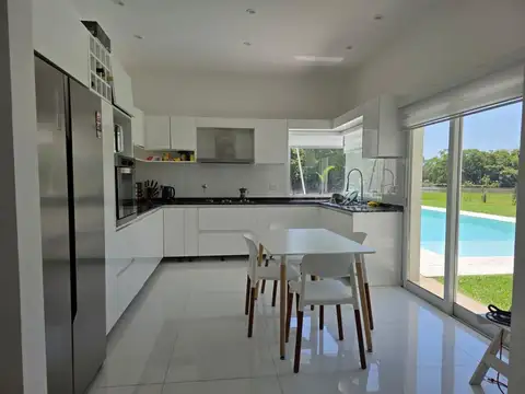 Casa 6 ambientes con 6 baños