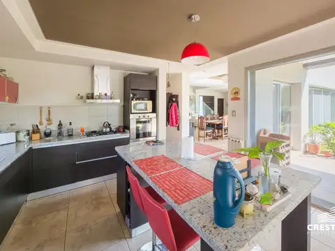 Venta Casa 4 dormitorios Miraflores Funes