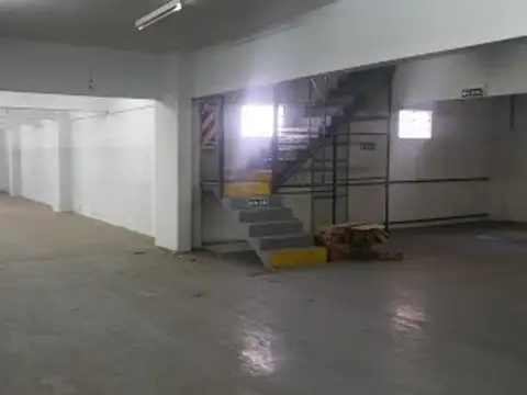 Galpon en Venta en Villa Lynch, USD 800.000