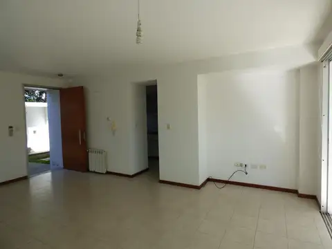 Casa en Alquiler en Manuel B Gonnet, $ 1.300.000