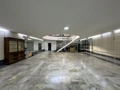 Local en Venta 65 años