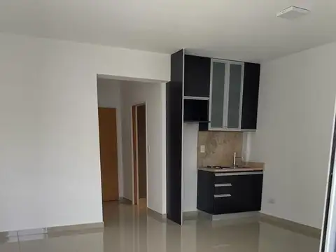 hermoso monoambiente con patio sobre cabildo a mts del subte