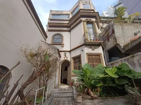 Casa venta Almagro de 5 ambientes a refaccionar