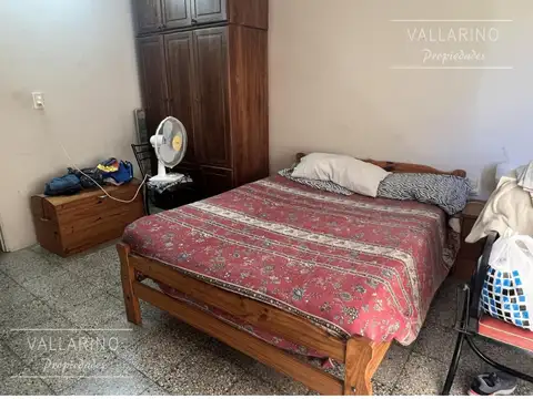 Casa céntrica 4 dormitorios c/ cochera en Colón