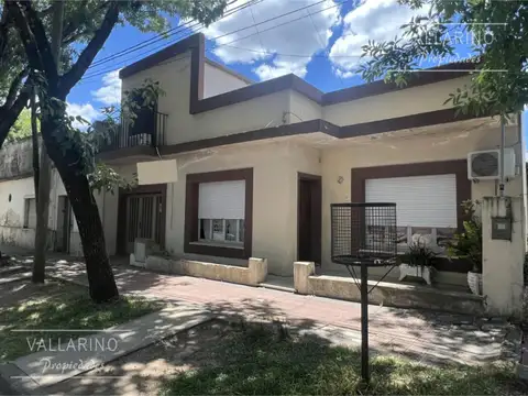 25 de Mayo entre Moreno y Noailles, Colón, Entre