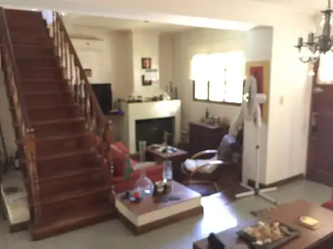 Casa 5 ambientes con 1 baño