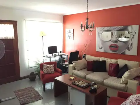 Casa en Venta en Manuel B Gonnet, USD 260.000