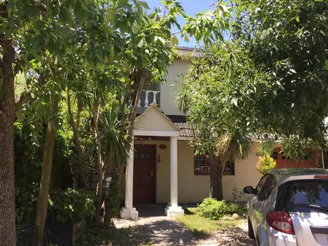 Casa en Venta en 493 bis 16 y 16 bis Manuel B Gonnet - Alberto Dacal Propiedades