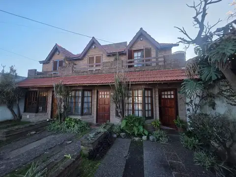 Venta de Duplex 4 ambientes.  Castelar