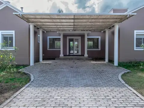 El Tipal Club de Campo. 100