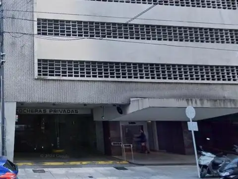 Tucumán e/ Paraná y Uruguay