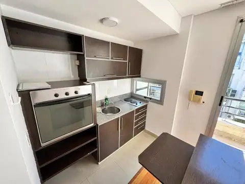 Alquiler 2 ambientes con balcón - Piscina y Parrilla - Palermo - Apto