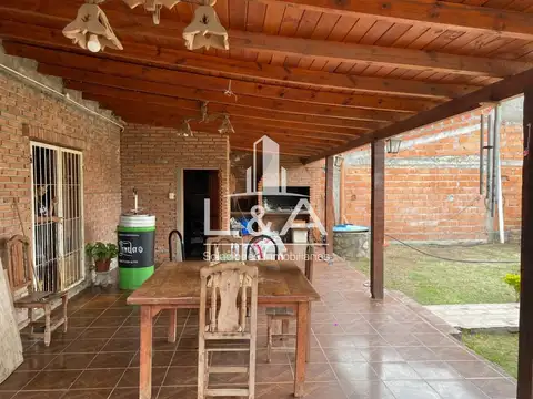 Casa en Venta con 2 cocheras