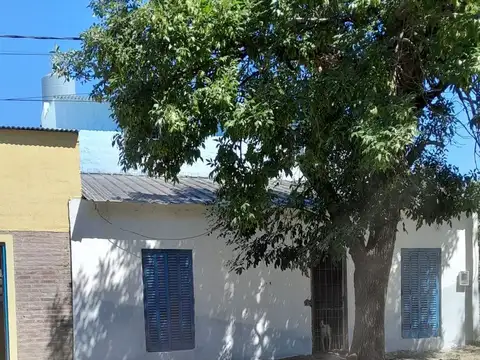 VENTA CASA Y DPTOS EN ADELINA OESTE