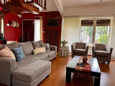 EXCELENTE CHALET 5 AMBIENTES EN SAN MARTIN CENTRO