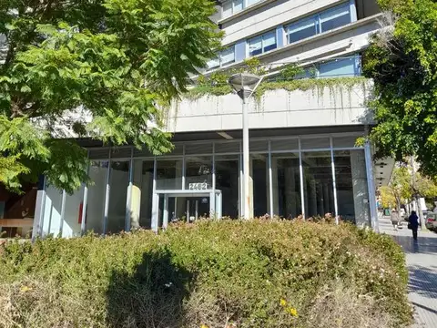 VENTA COCHERA AMPLIA CON ESCRITURA PROPIA EN EDIFICIO MOHO BARRIO PARQUE HOLMBERG/DONADO