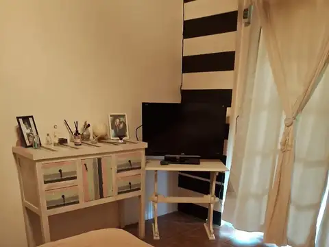 Venta Casa con piscina y departamento arriba