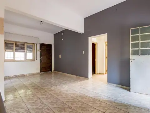Casa 3 ambientes con 1 baño
