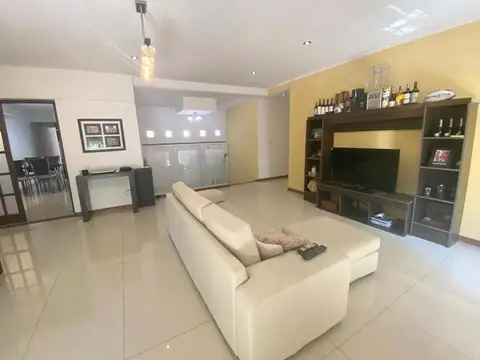 Casa en Venta en General Jose De San Martin, USD 145.000