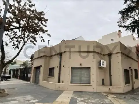 Excelente Local en Alquiler  moderno con terraza en Devoto