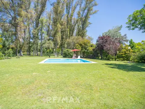 Casa 5 ambientes con 4 baños