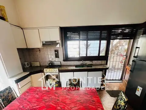 Casa Chalet  en Venta en Villa Bonich, San Martin, G.B.A. Zona Norte