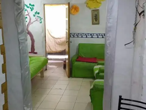Casa 3 ambientes con 1 baño