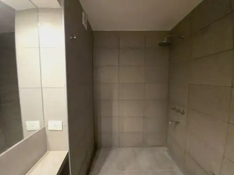 Alquiler piso alto San Nicolas - Monoambiente Divisible Baño Refaccionado