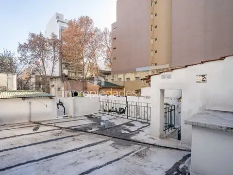 Oficina 6 ambientes con 2 baños