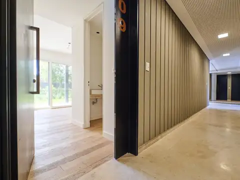 Casa Living · Tomkinson al 2000