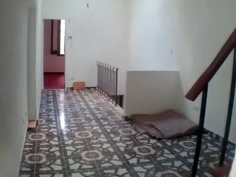 Depto Tipo Casa 5 ambientes con 1 baño