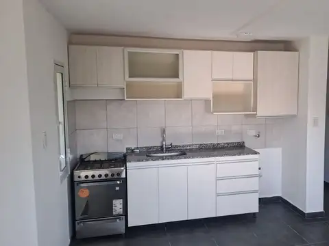 Casa 6 ambientes con 2 baños