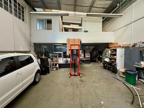 Galpon en Venta 32  mts Fondo