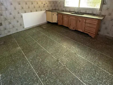 Casa en Alquiler con 1 cochera