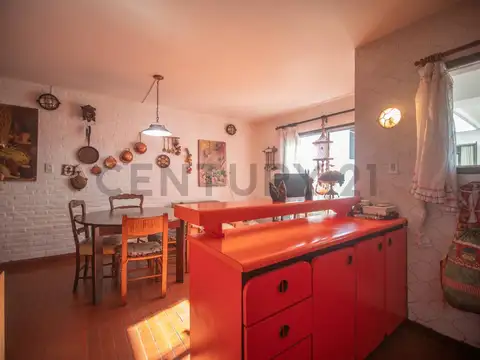 casa en venta sobre calle Cantilo, City Bell