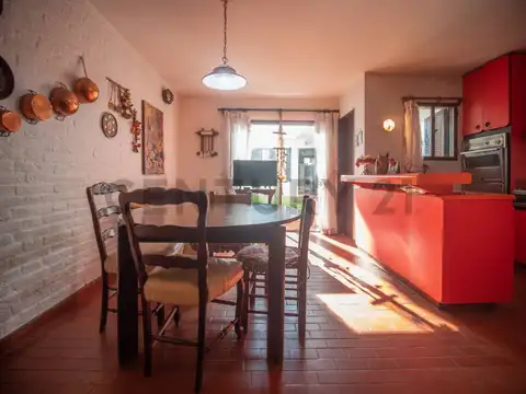 Casa en Venta con 1 cochera