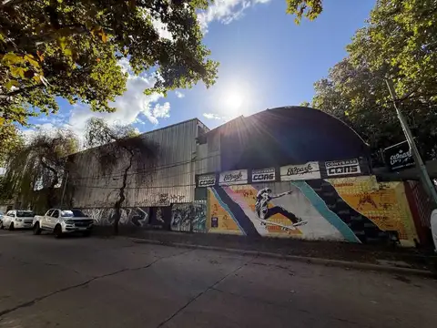 Galpon en Venta en Bernal, USD 450.000