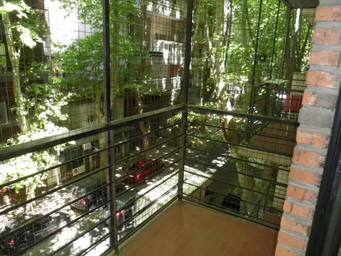 2 AMBIENTES C/BALCÓN AL FRENTE - IMPECABLE