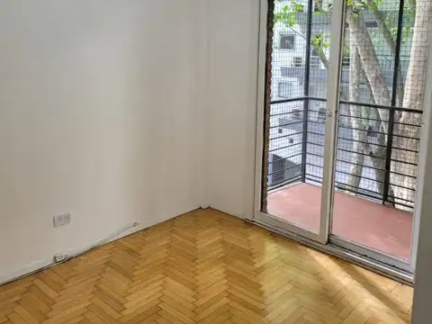 2 AMBIENTES C/BALCÓN AL FRENTE - IMPECABLE