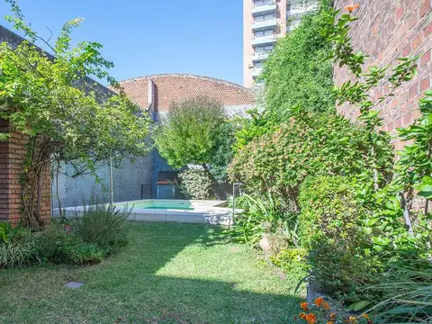 Casa 5 ambientes con 4 baños