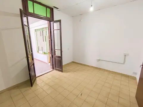 Amplia casona comercial e institucional en alquiler