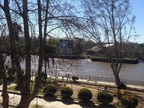 ÚNICO 4 AMBIENTES PRIMERA LÍNEA AL RÍO CON DOS COCHERAS. APTO CRÉDITO. ESCRITURADO