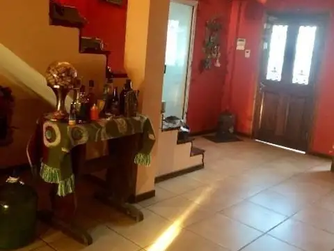CASA DE 2 PLANTAS A LA VENTA