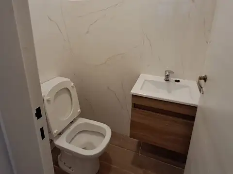 VTA. CASA 4 AMB C/CHOCH.VILLA ORTUZA REFACCIONADA