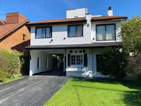 Venta. Casa 3 dormitorios y vista al Golf. Country Indio Cua Golf Club. Apta credito